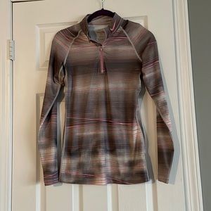 Nike Pro fitted women’s small